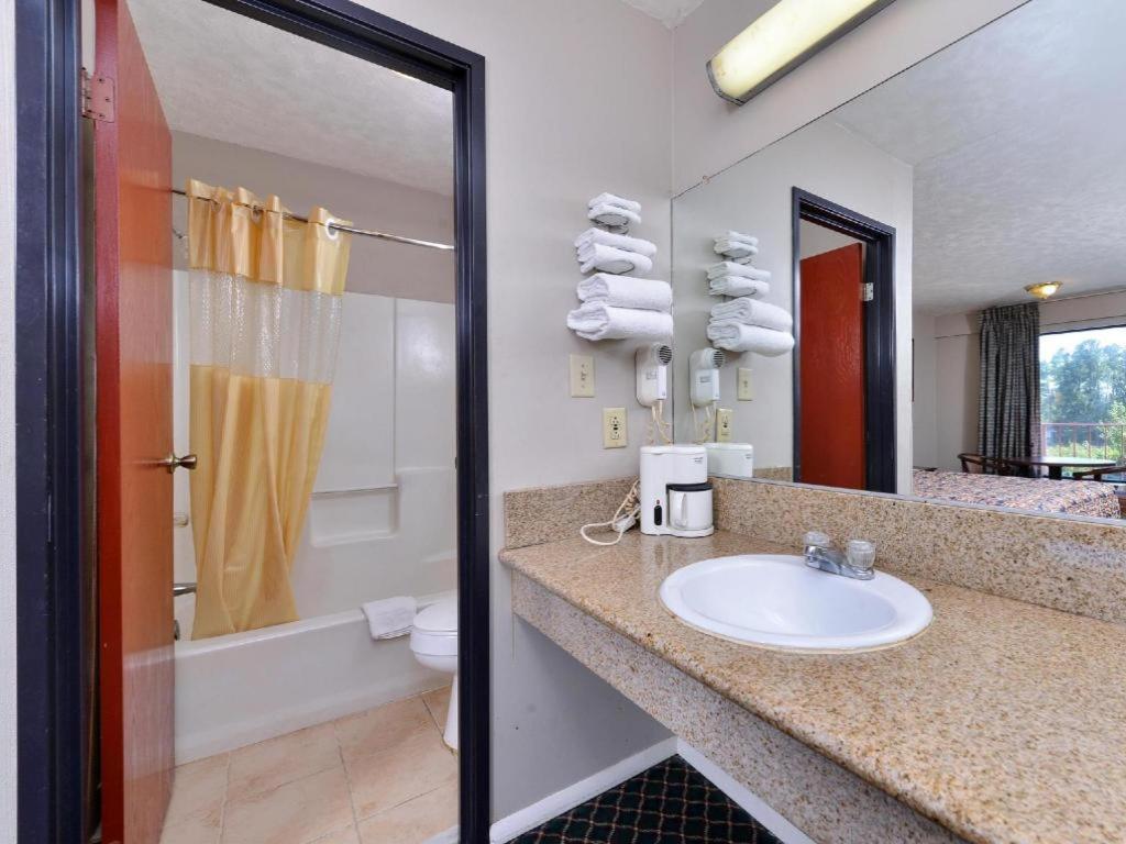 Americas Best Value Inn - Augusta / South Экстерьер фото