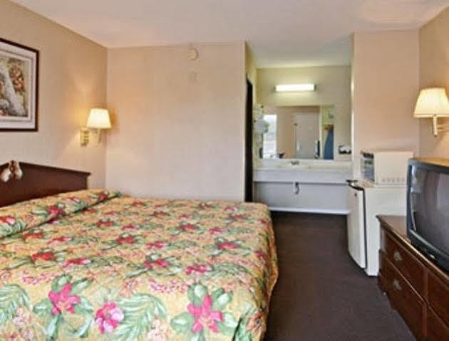 Americas Best Value Inn - Augusta / South Экстерьер фото