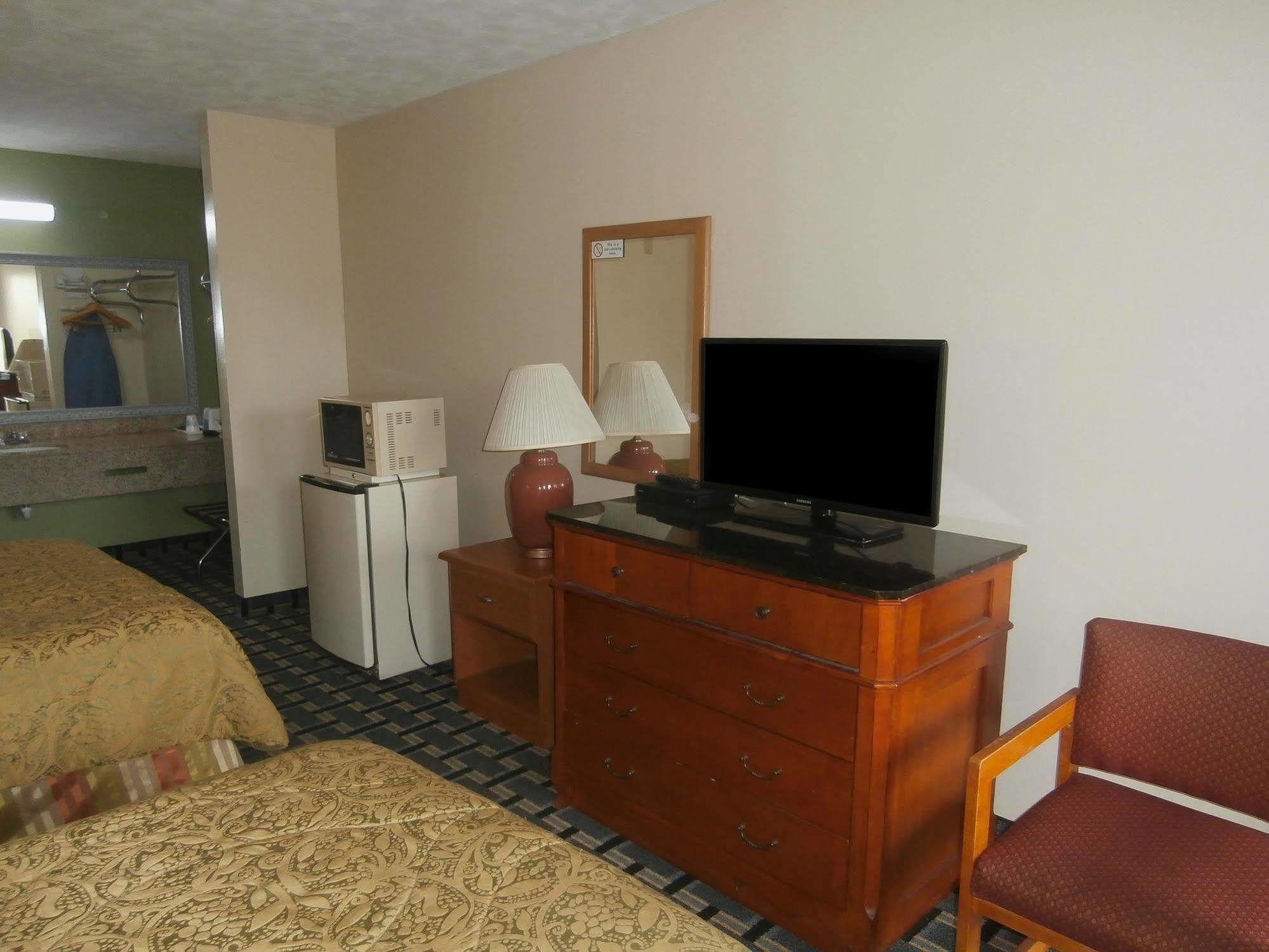 Americas Best Value Inn - Augusta / South Экстерьер фото